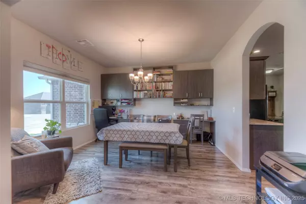 30236 E 70th ST S, Broken Arrow, OK 74014