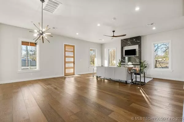 1717 W Newton ST, Tulsa, OK 74127