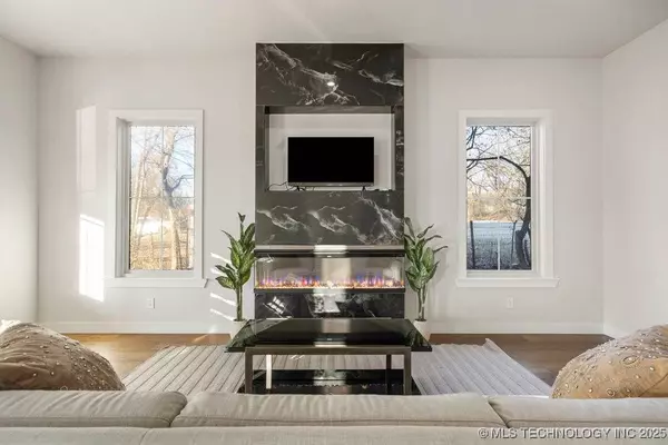 1717 W Newton ST, Tulsa, OK 74127