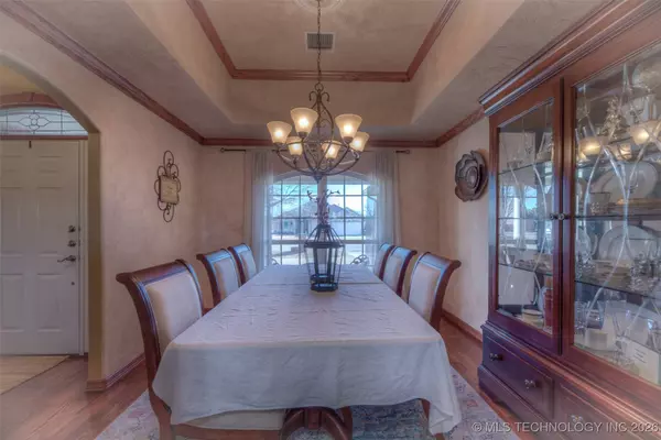 9934 S Maybelle AVE, Jenks, OK 74037