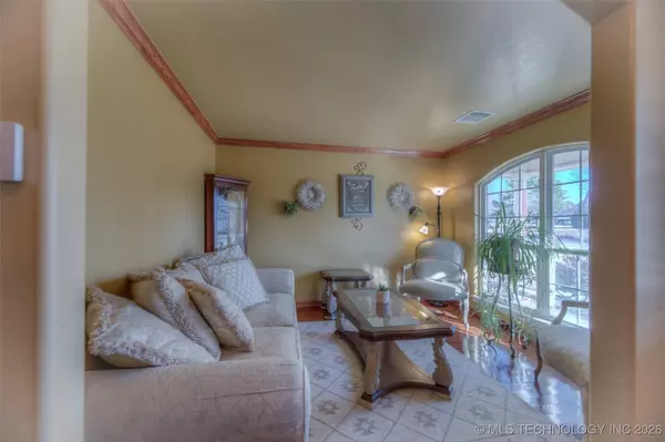 9934 S Maybelle AVE, Jenks, OK 74037