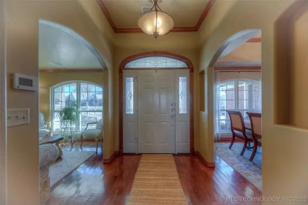 9934 S Maybelle AVE, Jenks, OK 74037