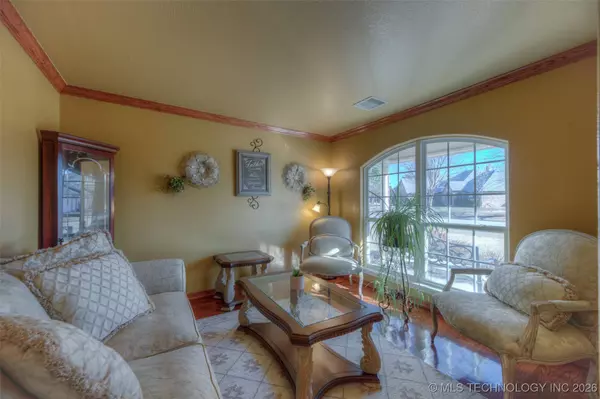 9934 S Maybelle AVE, Jenks, OK 74037