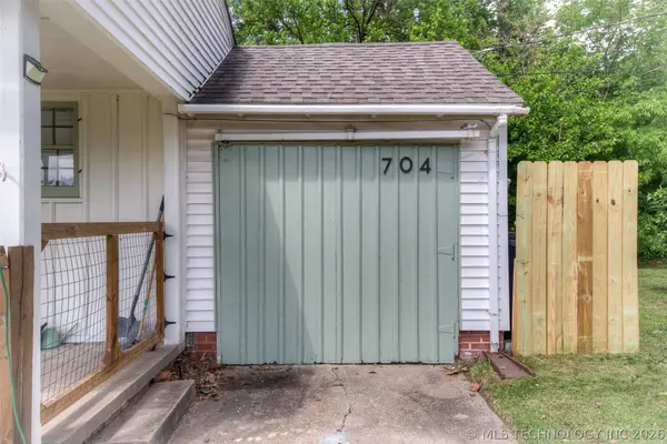 704 N Knoxville AVE, Tulsa, OK 74115