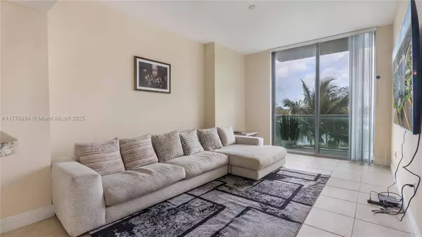 2681 N Flamingo Rd #306S, Sunrise, FL 33323