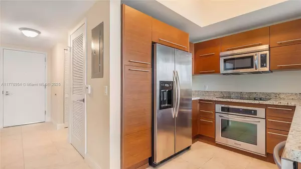 2681 N Flamingo Rd #306S, Sunrise, FL 33323