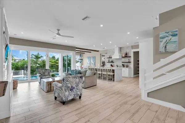 149 McKinley Dr, Sarasota, FL 34236-2117