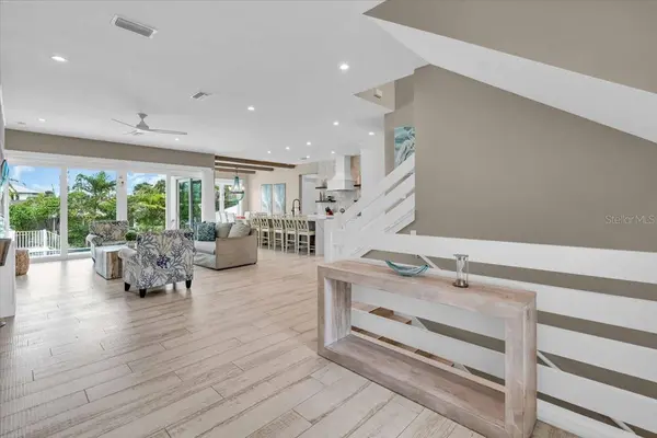 149 McKinley Dr, Sarasota, FL 34236-2117