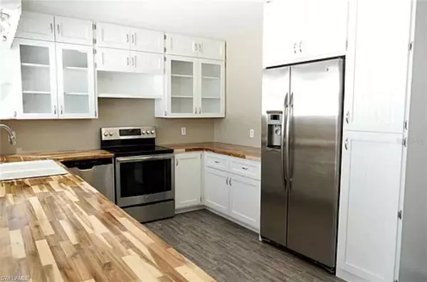 1761 Siesta DR, Sarasota, FL 34239