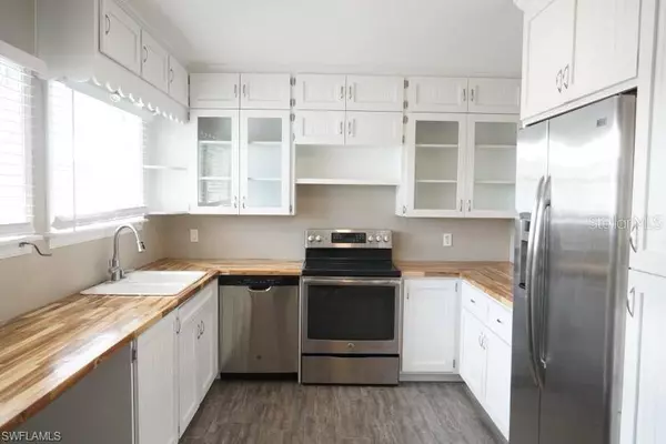 1761 Siesta DR, Sarasota, FL 34239