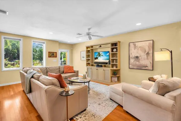 1685 LAUREL ST #4, Sarasota, FL 34236