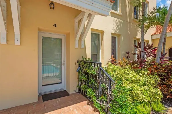 1685 LAUREL ST #4, Sarasota, FL 34236