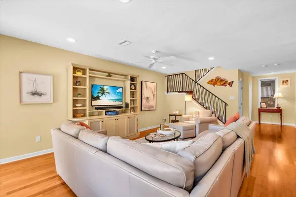 1685 LAUREL ST #4, Sarasota, FL 34236