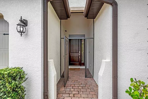 291 Toscavilla Blvd, Nokomis, FL 34275