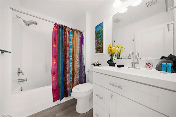 2375 Bahia Vista ST, Sarasota, FL 34239