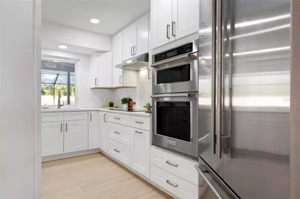 393 FLAMINGO DR, Venice, FL 34285