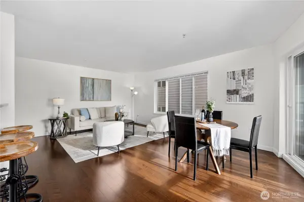 524 6th AVE W #110, Seattle, WA 98119