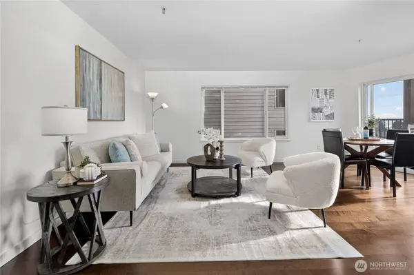 524 6th AVE W #110, Seattle, WA 98119