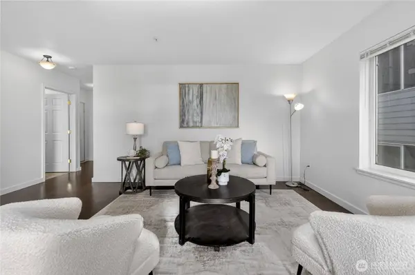 524 6th AVE W #110, Seattle, WA 98119