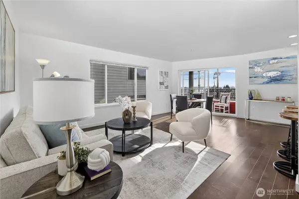 524 6th AVE W #110, Seattle, WA 98119