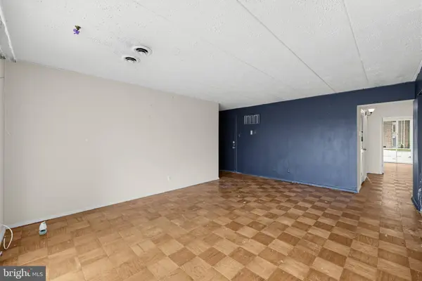 2606 INDIAN DR #1-C, Alexandria, VA 22303