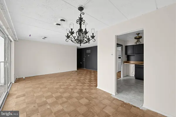 2606 INDIAN DR #1-C, Alexandria, VA 22303