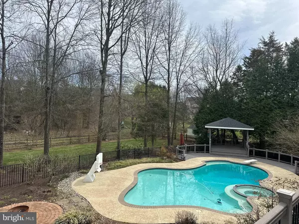 13548 HERITAGE FARMS DR, Gainesville, VA 20155