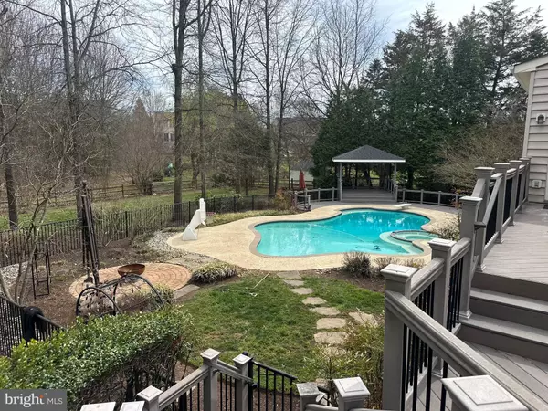 13548 HERITAGE FARMS DR, Gainesville, VA 20155