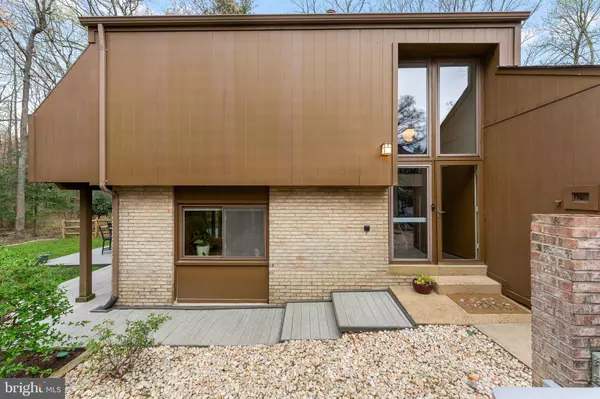 12134 QUORN LN, Reston, VA 20191