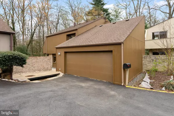 12134 QUORN LN, Reston, VA 20191