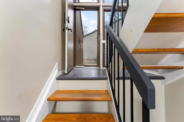 12134 QUORN LN, Reston, VA 20191