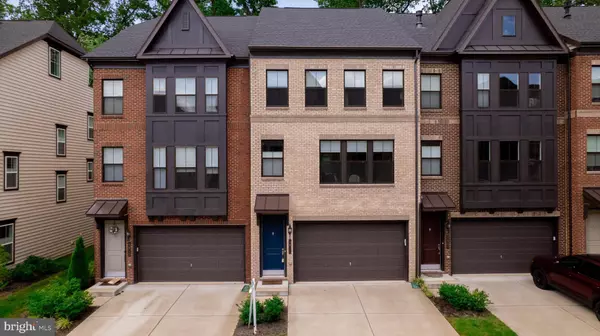 3811 RAINIER DR, Fairfax, VA 22033