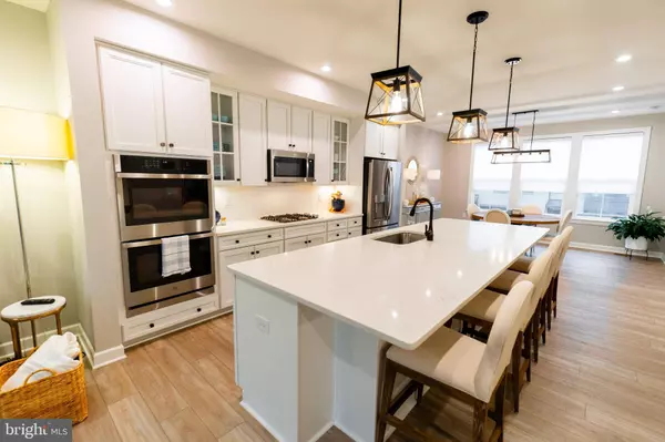 3811 RAINIER DR, Fairfax, VA 22033