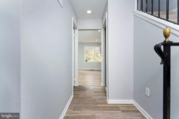 12346 WOODLAWN CT, Woodbridge, VA 22192