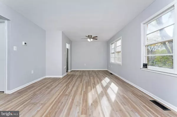 12346 WOODLAWN CT, Woodbridge, VA 22192