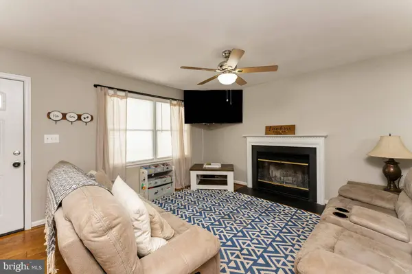250 RIDGE TOP LN, Linden, VA 22642