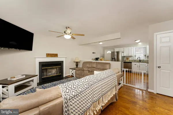 250 RIDGE TOP LN, Linden, VA 22642