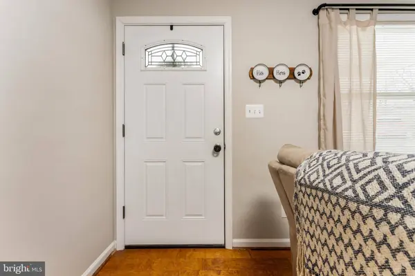 250 RIDGE TOP LN, Linden, VA 22642