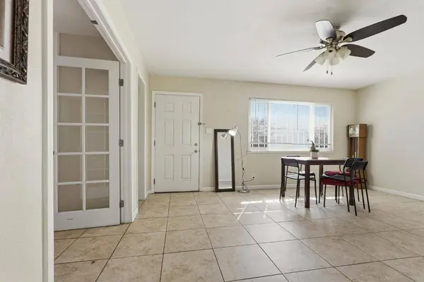 2209 Meadowview RD, Sacramento, CA 95832