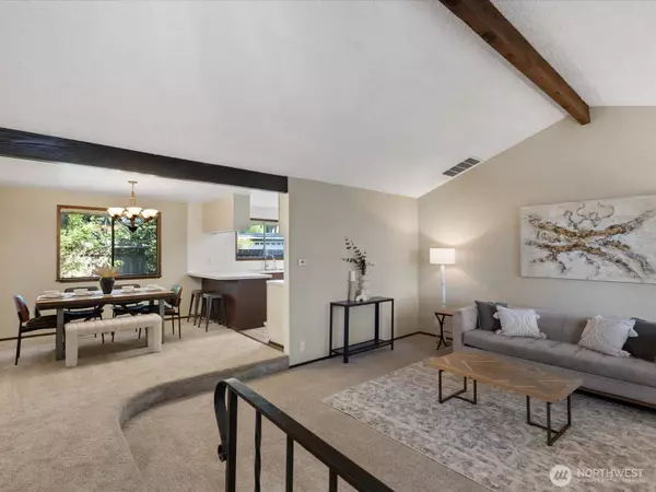 8142 NE 145th PL, Kenmore, WA 98028