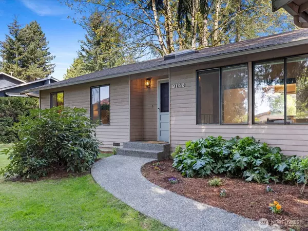 8142 NE 145th PL, Kenmore, WA 98028