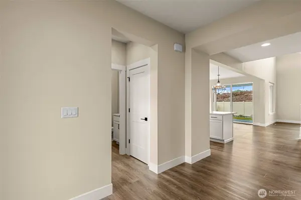 2079 Legacy PL SE, East Wenatchee, WA 98802