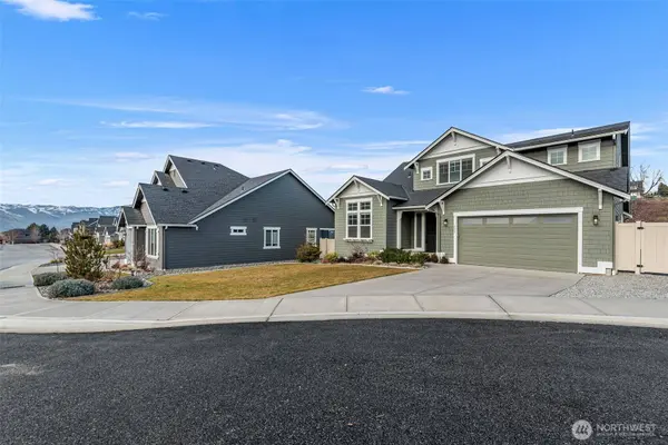 2079 Legacy PL SE, East Wenatchee, WA 98802