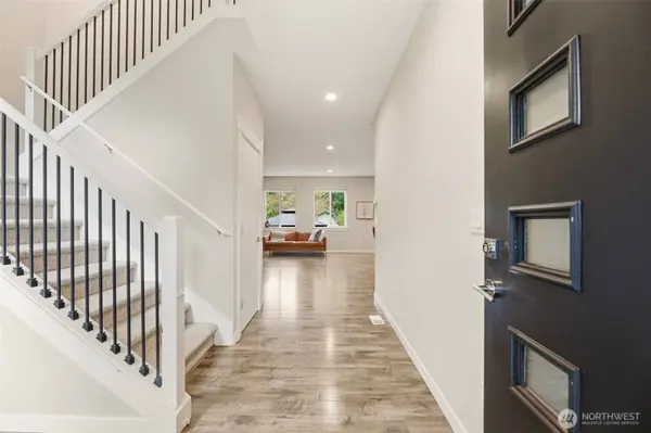 12102 10th DR SE #B, Everett, WA 98208