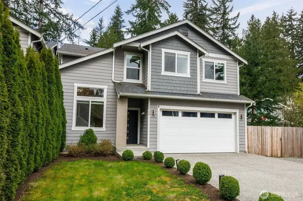 12102 10th DR SE #B, Everett, WA 98208