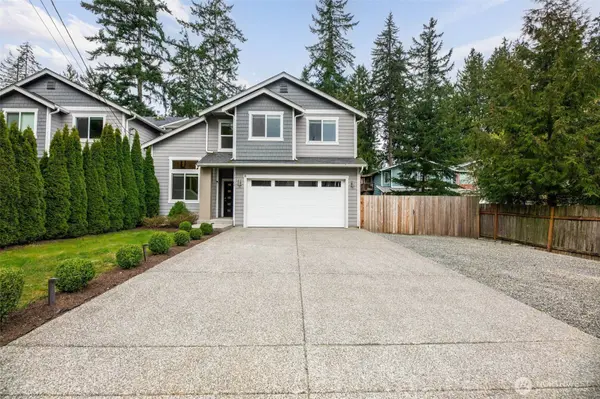 12102 10th DR SE #B, Everett, WA 98208