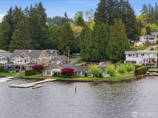 1302 E Lakeshore DR, Lake Stevens, WA 98258