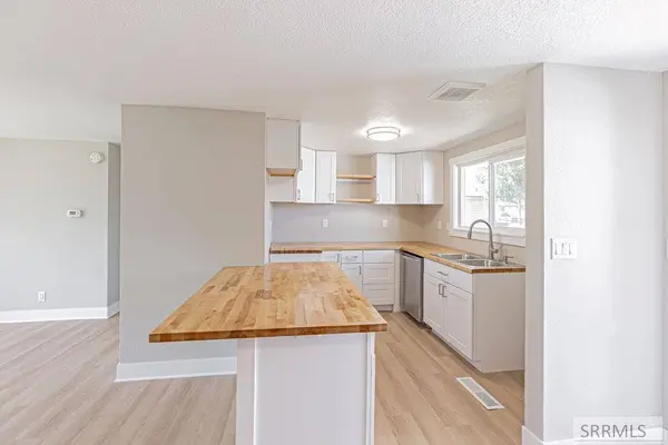 1116 Lovejoy Street, Idaho Falls, ID 83401