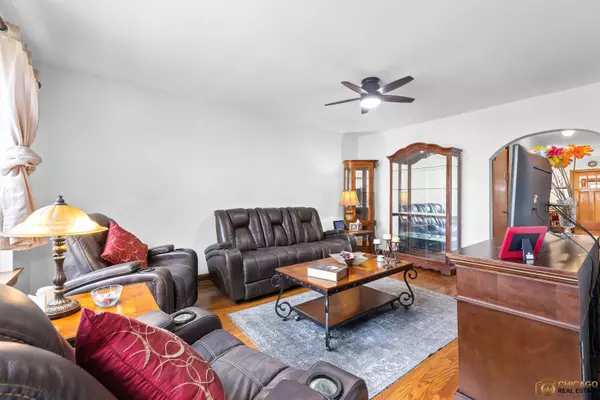 4112 N McVicker AVE, Chicago, IL 60634