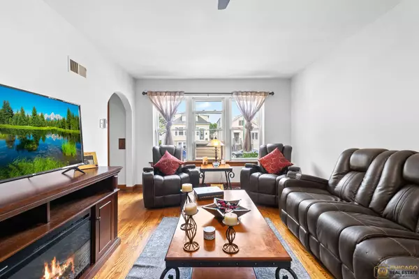 4112 N McVicker AVE, Chicago, IL 60634